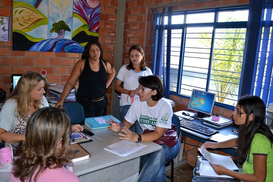 Comissão divulga concurso para professores, diretores e coordenadores