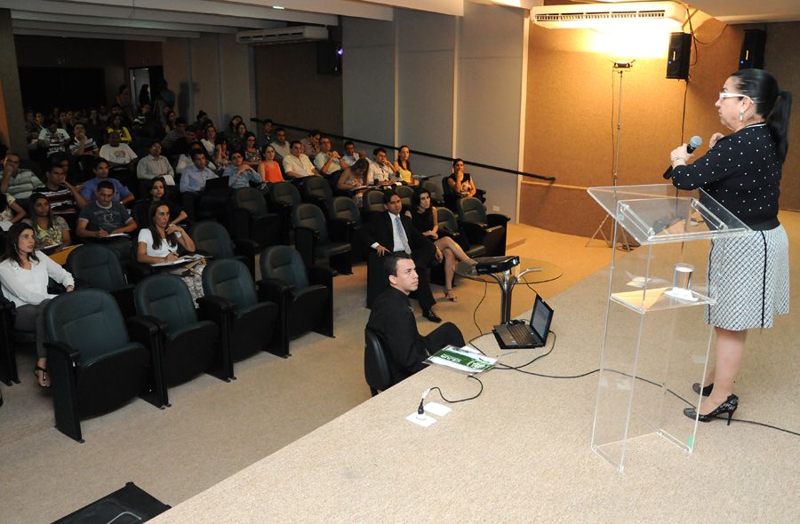Palestra com a advogada e professora da USP, Giselda Maria Fernandes