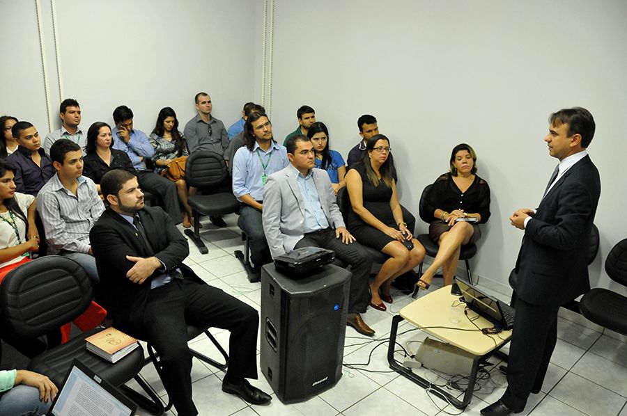 Defensor público geral, Marlon Amorim durante abertura das atividades