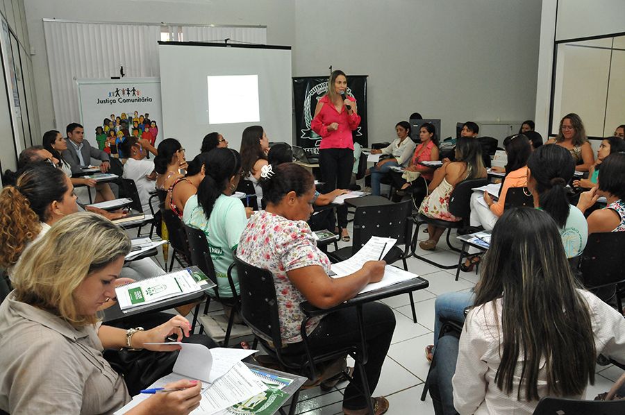 Palestra com a defensora pública Franciana Di Fátima