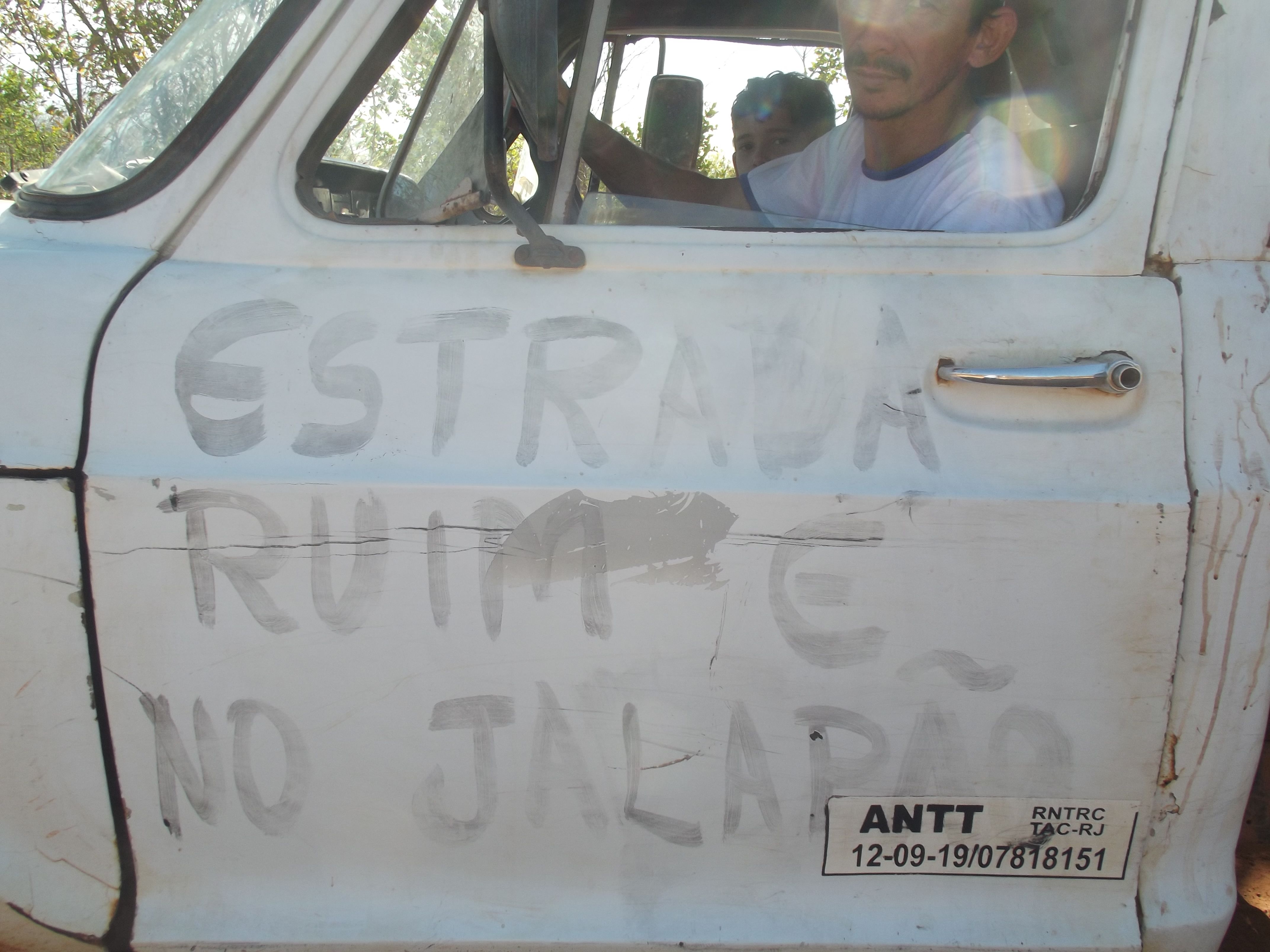 Moradores denunciam a situação das estradas