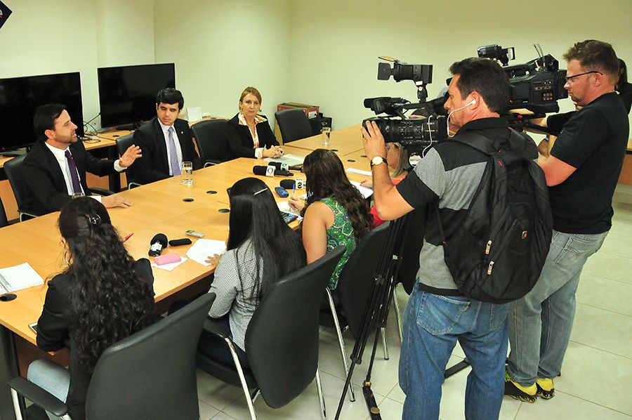 Defensor público e coordenador do NUSA, Arthur Pádua, procurador da República, Fernando Antônio Alves de Oliveira Júnior e a promotora de Justiça Maria Roseli de Almeida Pery