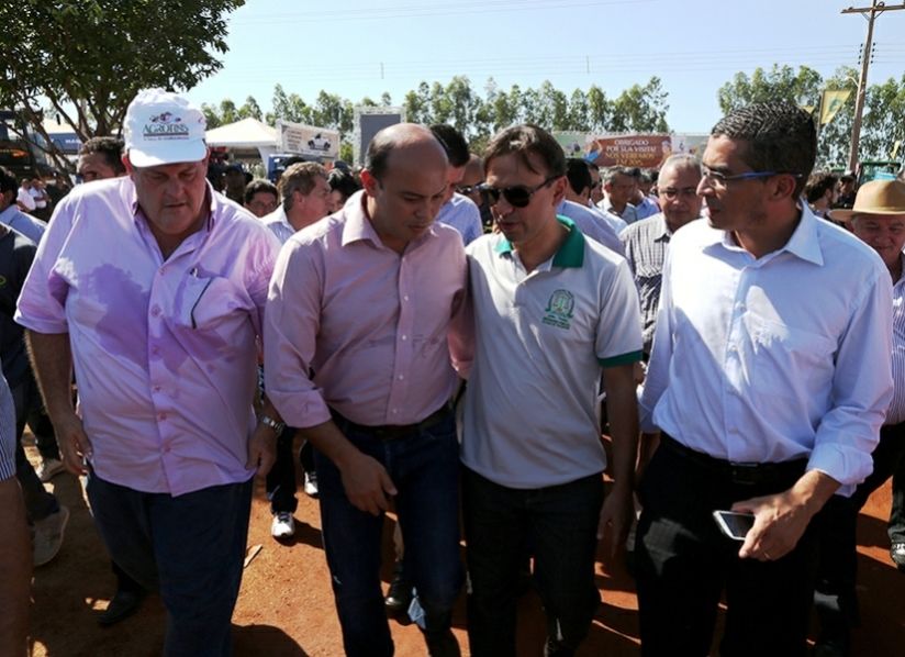Secretário de Agricultura e Pecuária, Júnior Marzola, governador Sandoval Cardoso, defensor geral, Marlon Amorim, e defensor público Neuton Jardim
