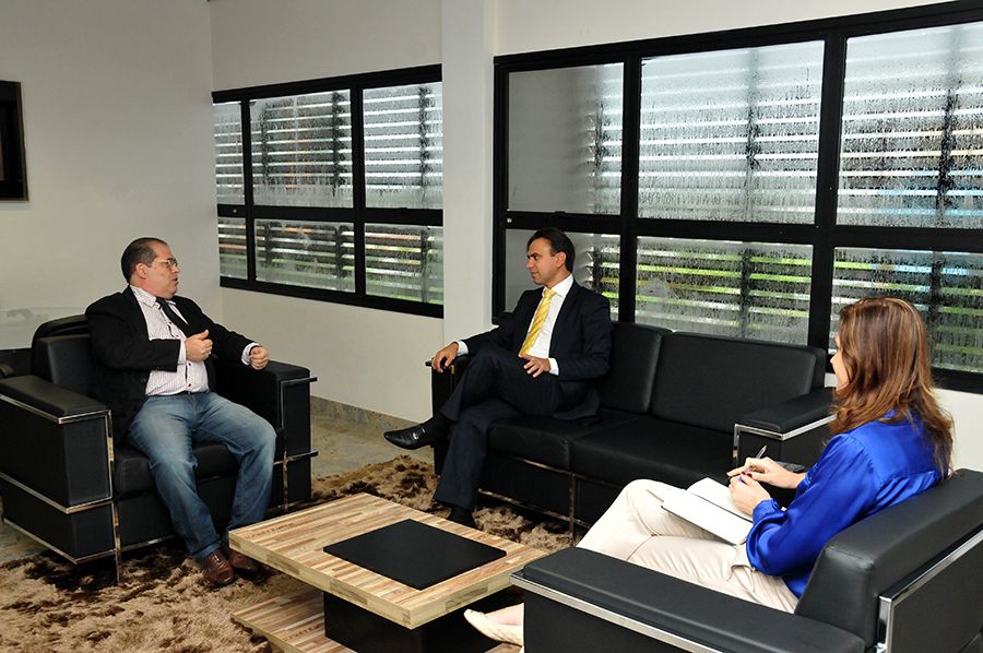 Reitor da Universidade Federal do Tocantins Márcio da Silveira e defensor geral, Marlon Amorim  e a superintendente Luciene Dantas durante audiência