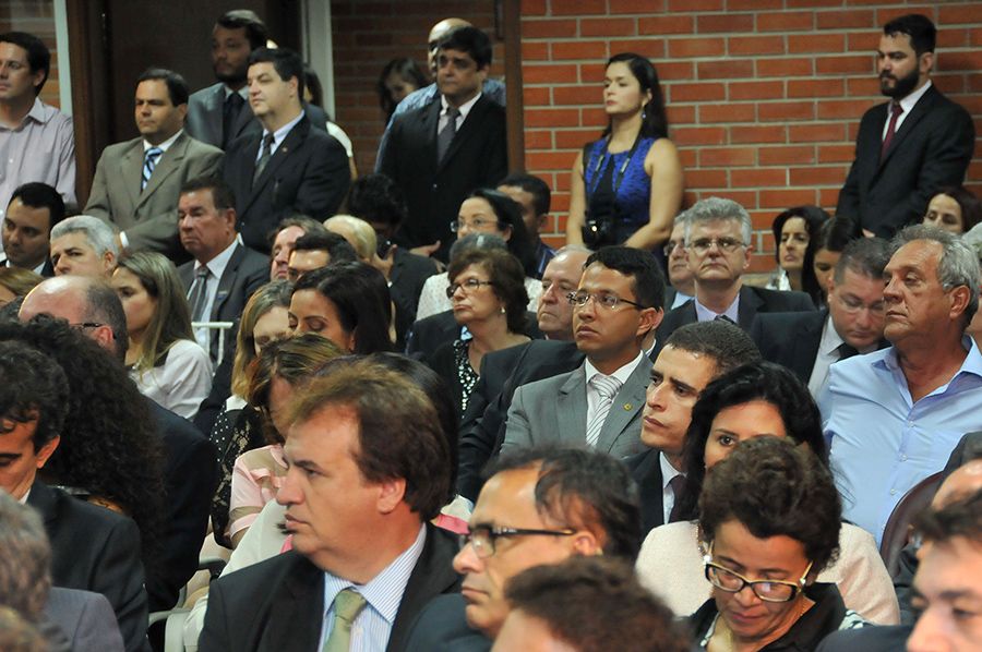 Defensor público Leonardo Oliveira Coelho durante solenidade