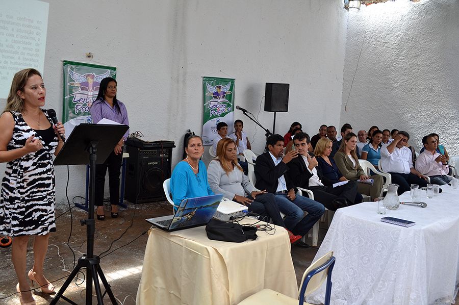 Pronuncimento da defensora pública Letícia Amorim durante lançamento do Projeto Leitura e Progresso
