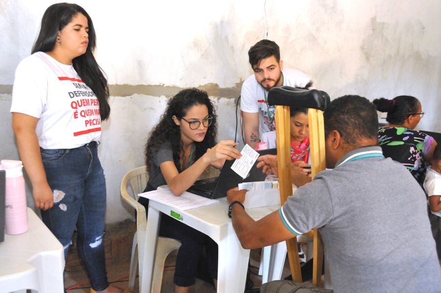 Depois de dois dia de cursos teóricos, servidores, estagiários e voluntários colocaram os conhecimentos em prática em atendimentos à população.