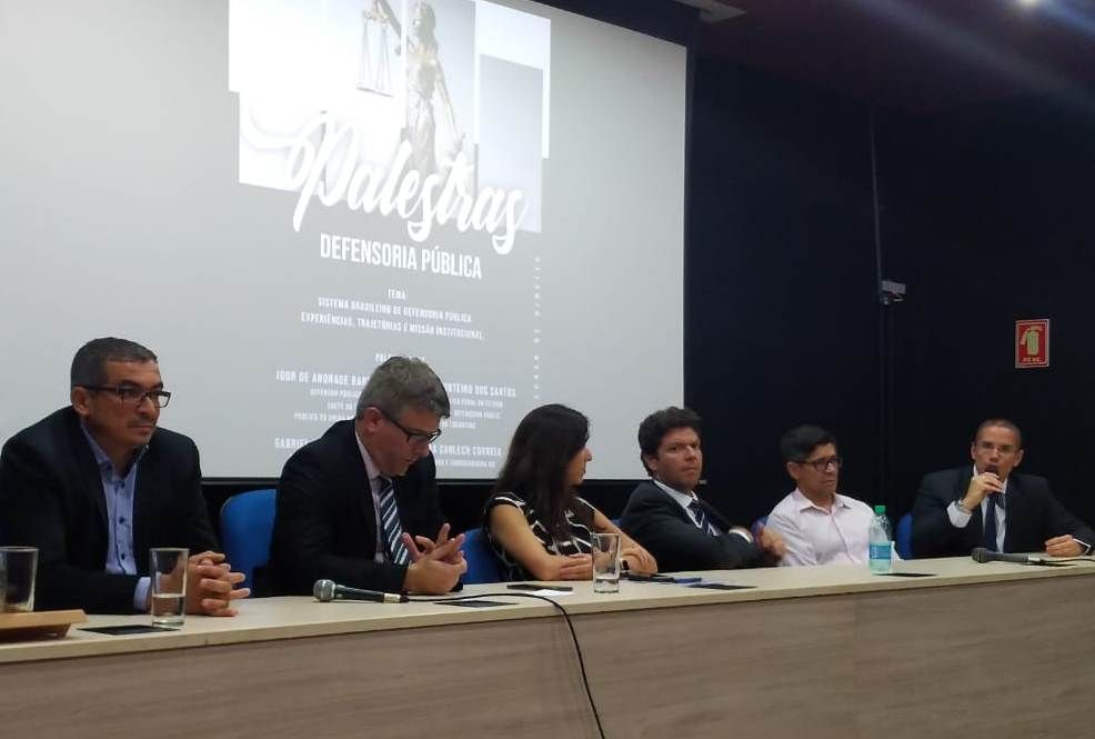 Chefe da DPU no Tocantins, defensor público Igor de Andrade Barbosa (D) também foi palestrante