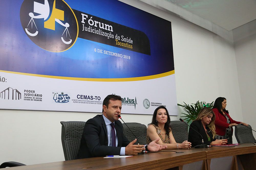 Defensor Público Arthur Pádua coordenou painel no evento
