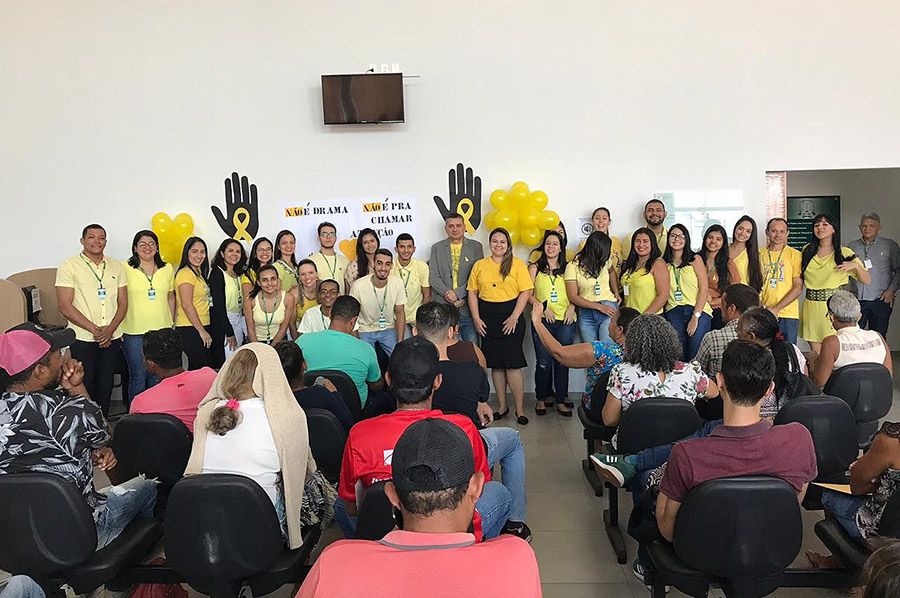 Servidores da DPE em Araguaína vestiram amarelo em alusão à data