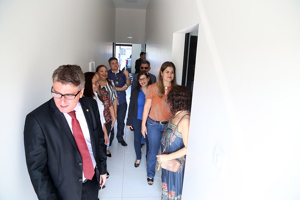 Defensor público-geral Fábio Monteiro dos Santos em visita as novas instalações