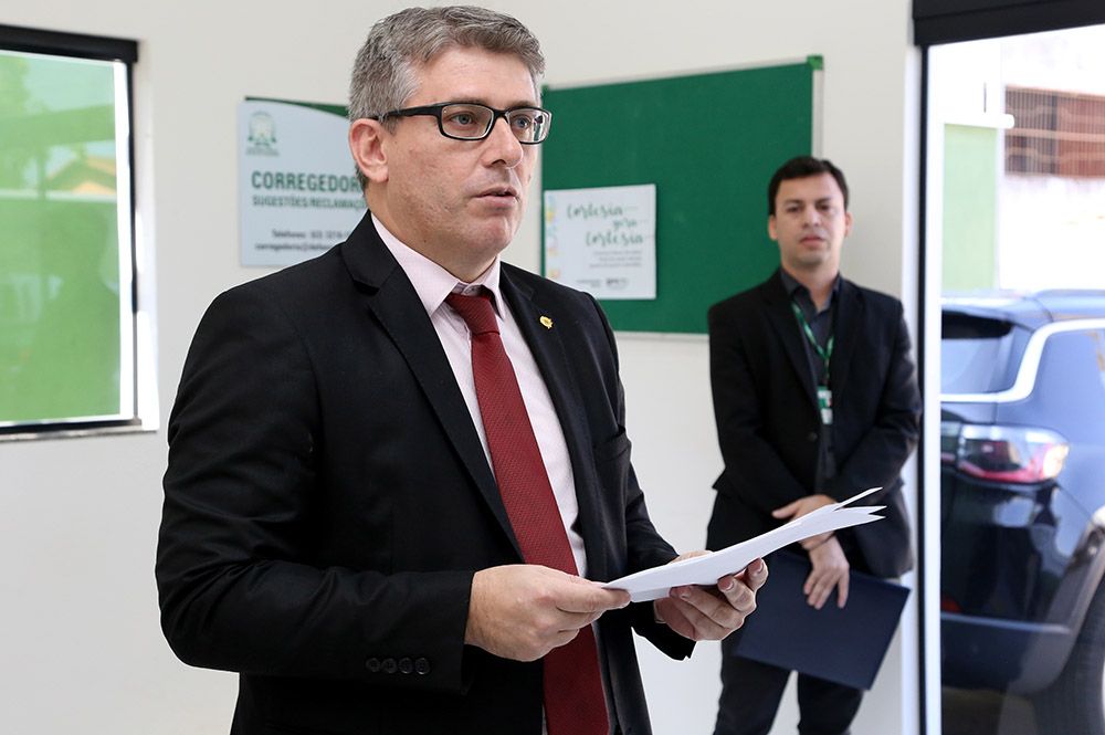 Fábio Monteiro durante visita a nova sede