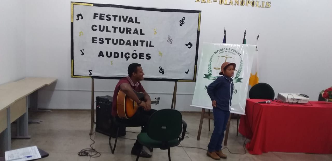 Audições com os estudantes que irão concorrer na modalidade música