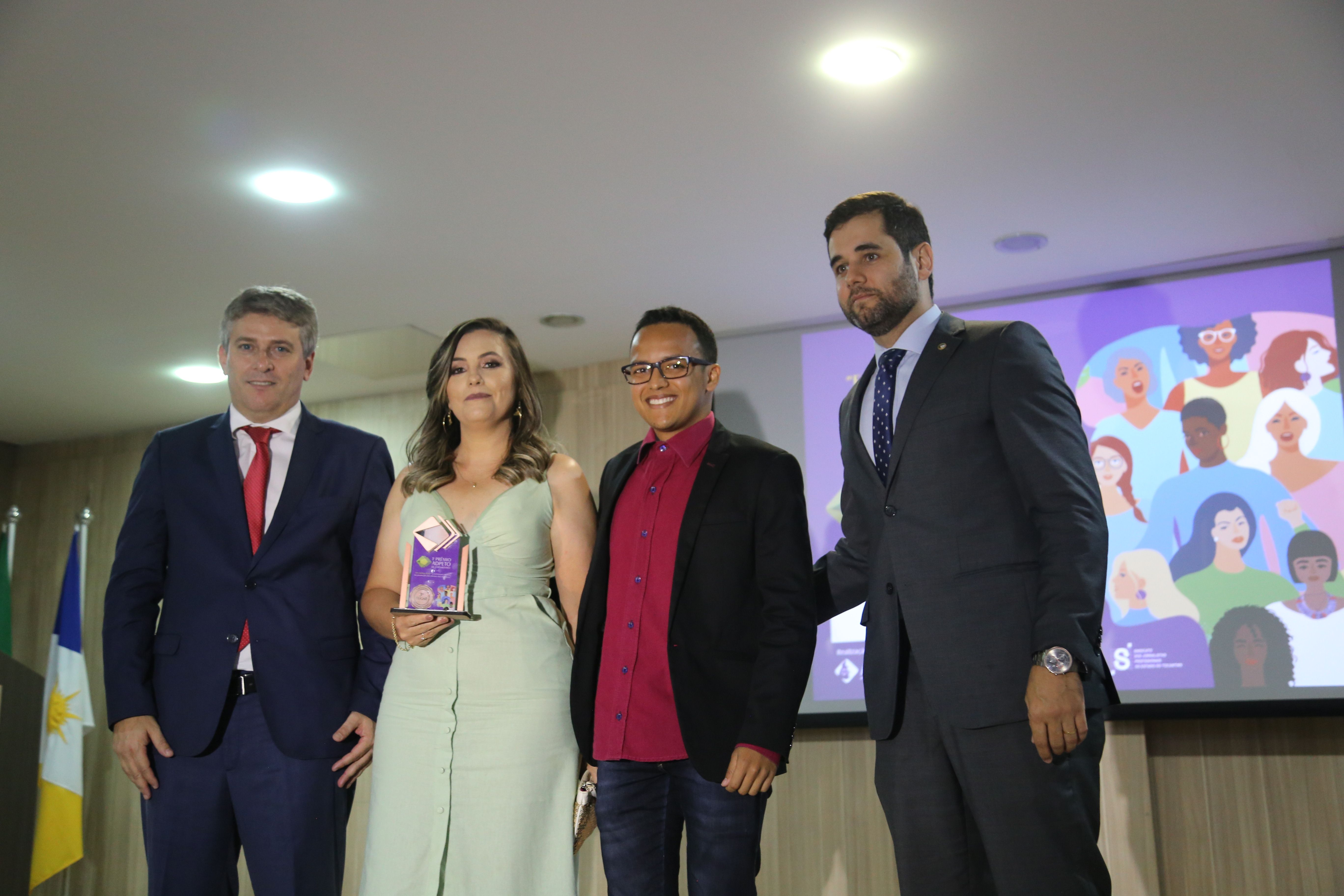Ana Paulo Rehbein e Fernando Henrique ficaram em 3ª lugar em telejornalismo