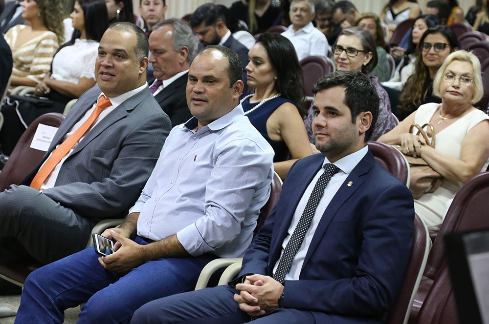 defensor público presidente da Adpeto, Guilherme Vilela [à direita]