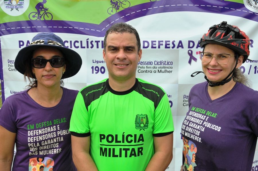 Defensora pública Vanda Sueli [E], tenente coronel Souza e defensora pública Franciana Di Fátima.