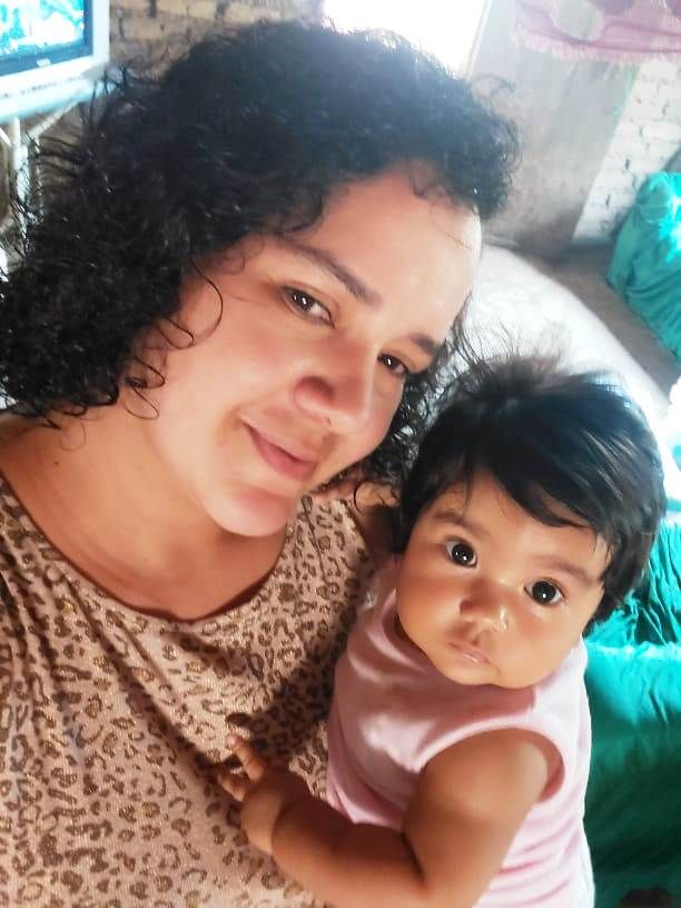 Bruna Carla e a filha Laura Vitória