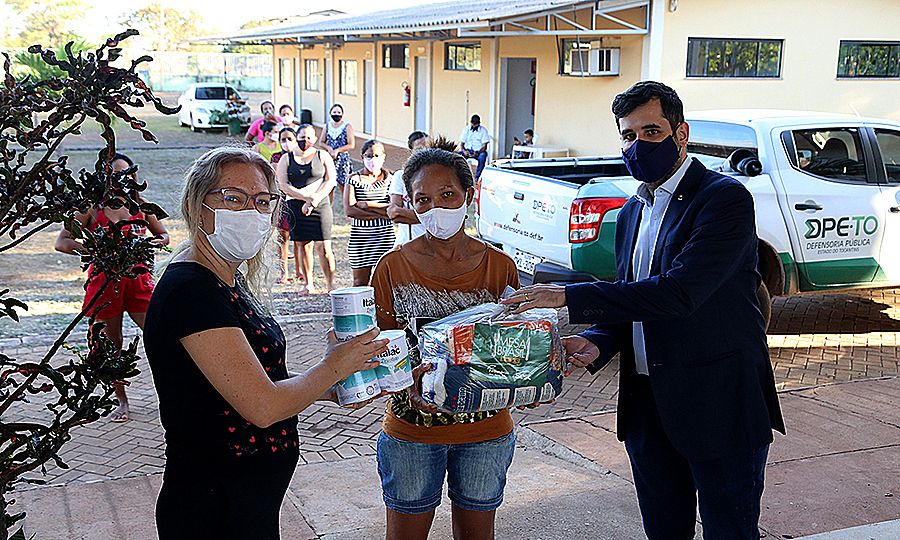O defensor Guilherme Vilela participou ativamente da campanha e de algumas ações de entregas das cestas básicas arrecadadas