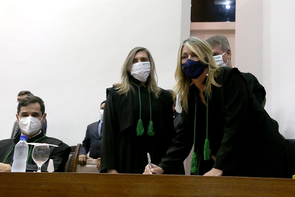 Estellamaris assina termo de posse
