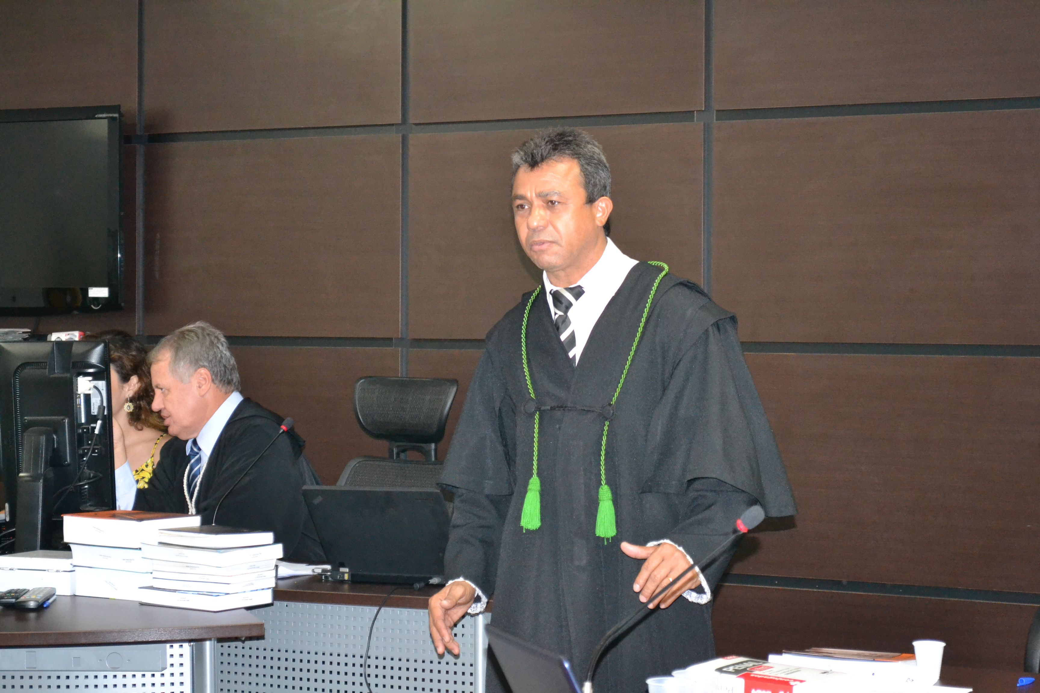 Defensor Público Kita Maciel durante Tribunal de Júri em Gurupi