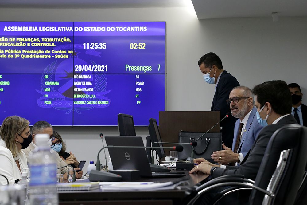 Secretário estadual da Saúde, Edgar Tollini, respondeu questionamentos do Nusa