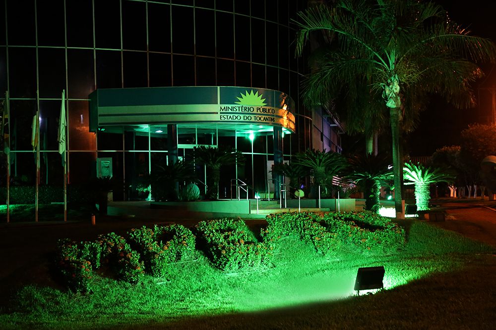 Ministério Público Estadual também com iluminação na cor verde