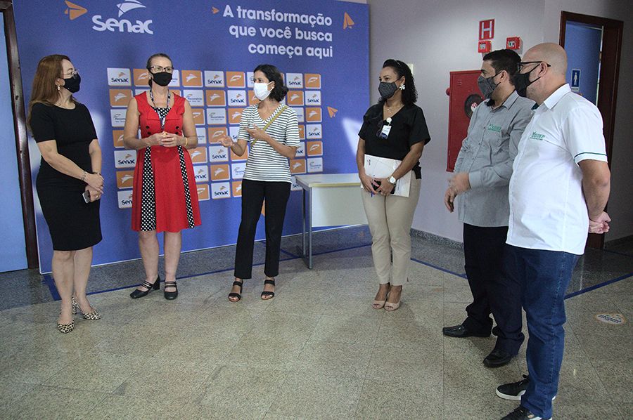A atividade de entrega das 246 obras doadas aconteceu na sede do Senac-TO em Palmas