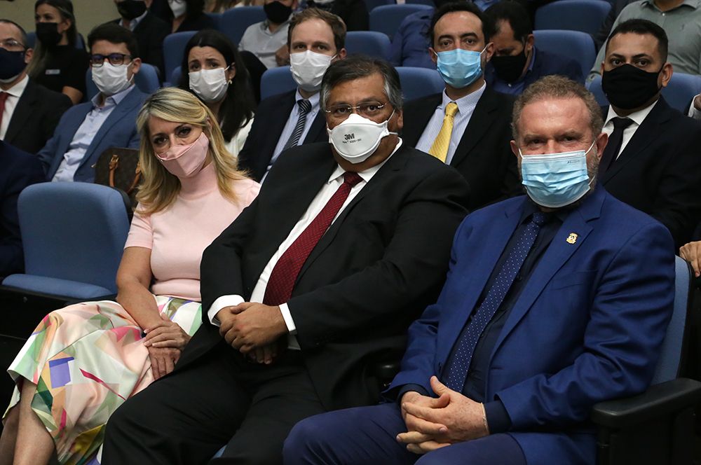 Estellamaris Postal acompanhada dos governadores Flávio Dino e Mauro Carlesse