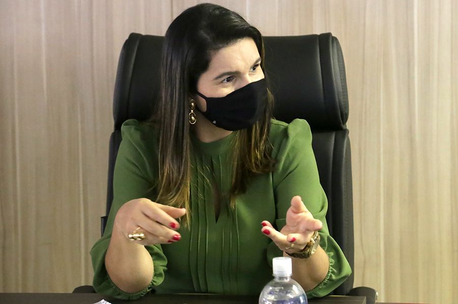 Roberta de Paula citou os desafios enfrentados para levar atendimento a locais distantes, que precisam do barco como transporte