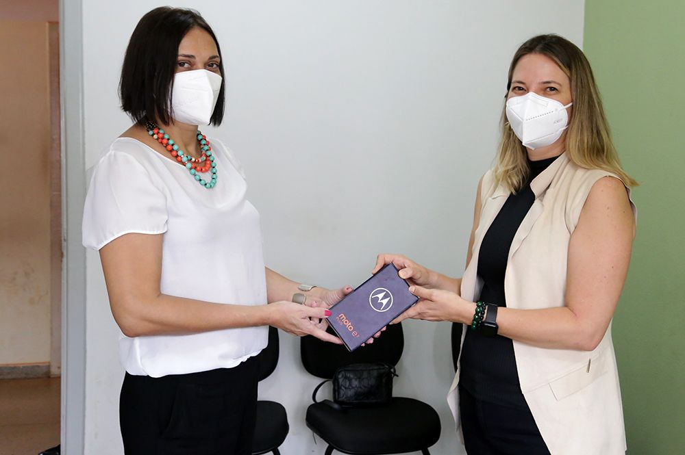 Termo foi assinado pela defensora pública Larissa Pultrini (D), e pela superintendente da Seciju Rute Andrade