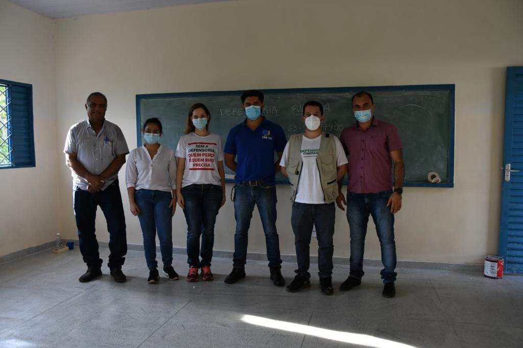 Equipe da DPE e do TRE na aldeia Xambioá
