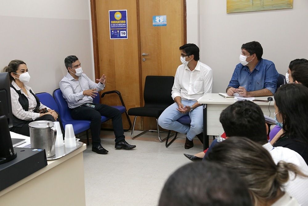 Secretário de estado da Saúde, Afonso Piva de Santana, e o diretor-geral do HGP, Leonardo Toledo receberam a equipe da DPE e MPTO