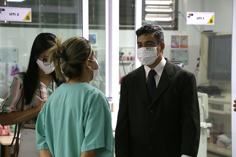 deFreddy Alejandro  verificou as instalações e escalas da equipe médica