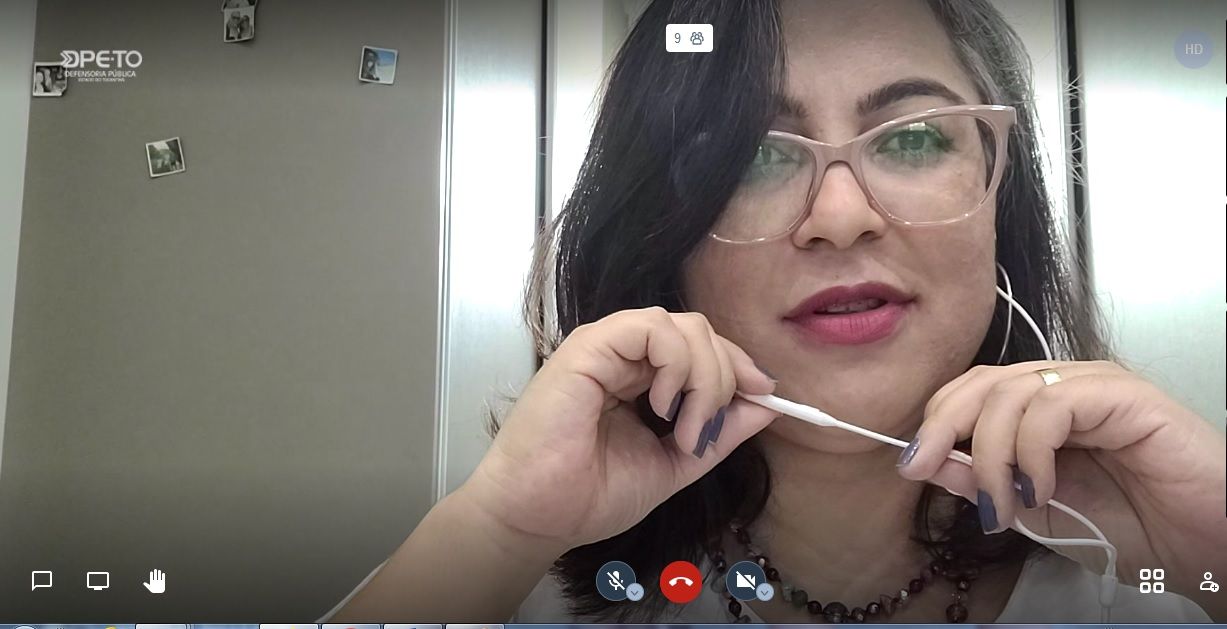 Defensora Kênia Martins integrou mesa redonda sobre "direitos humanos das mulheres"