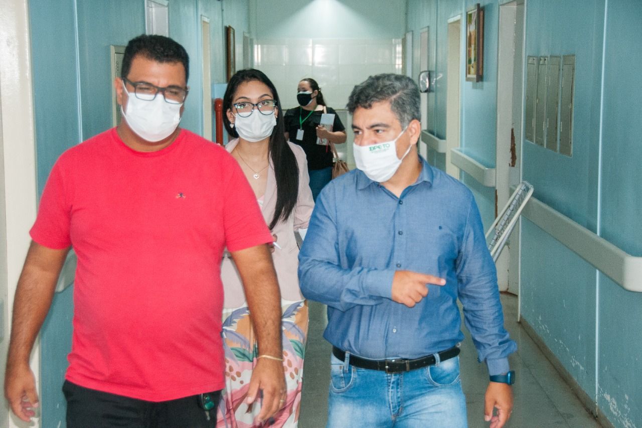 Defensor público Freddy Alejandro conversou com os responsáveis para saber as condições do hospital