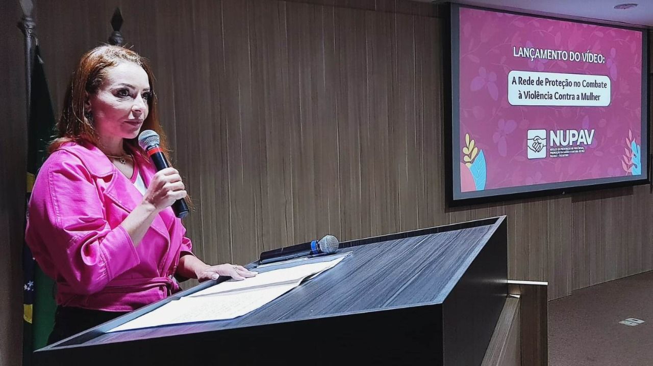 Leyssane Marta destacou o fortalecimento da rede interinstitucional e a luta pelo fim da violência contra a mulher.