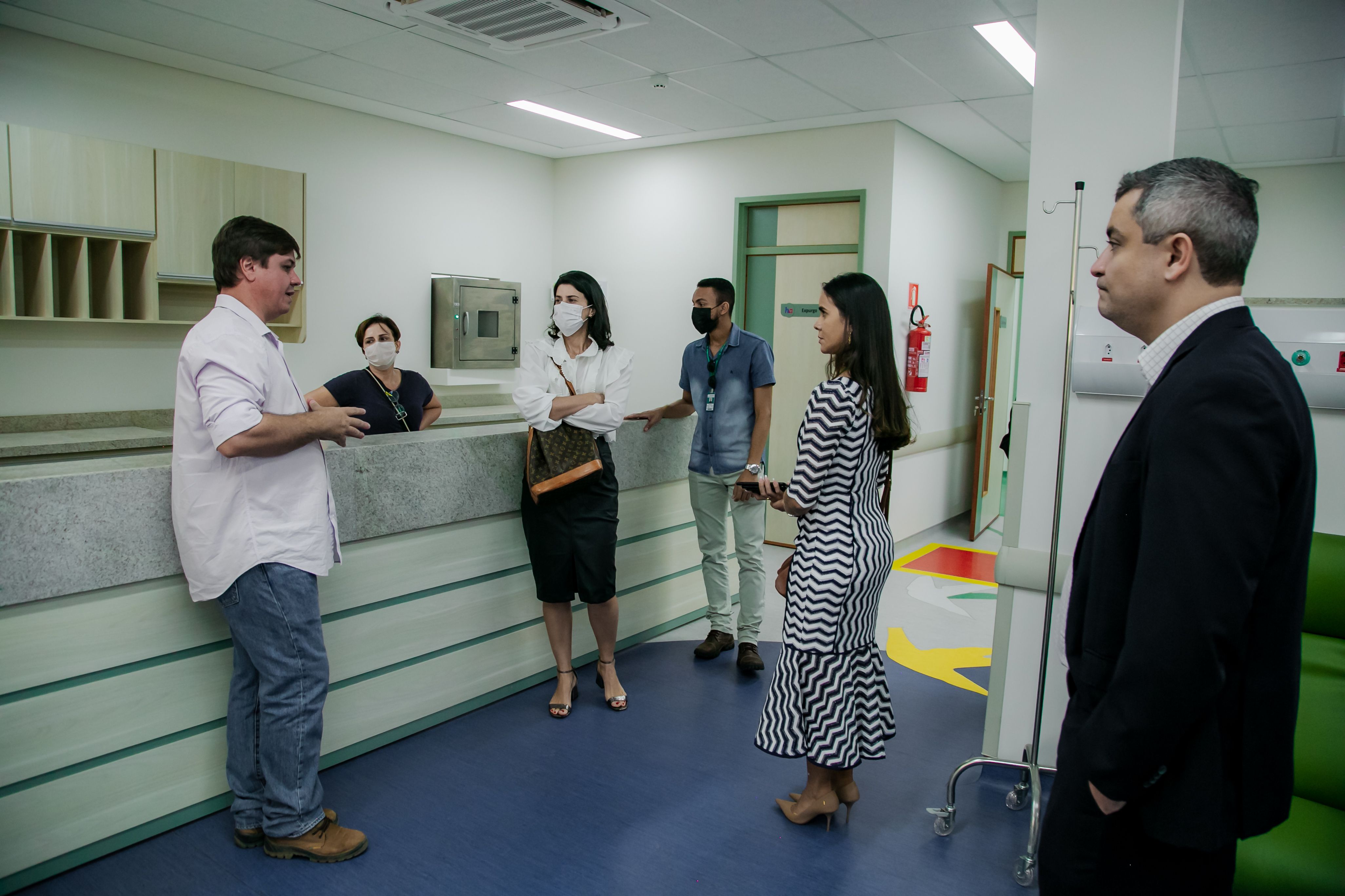 Membros e servidores conheceram as instalações da unidade hospitalar e os serviços já oferecidos gratuitamente