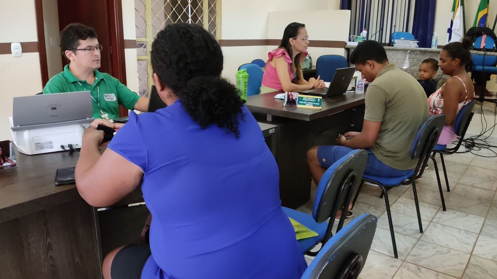 As pessoas aproveitaram o itinerante para buscar orientações jurídicas