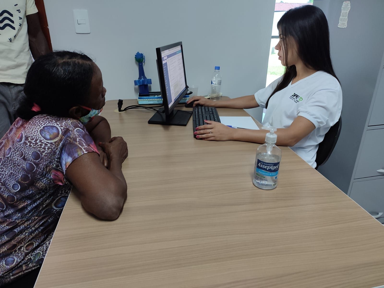 Assistida sendo orientada durante o itinerante