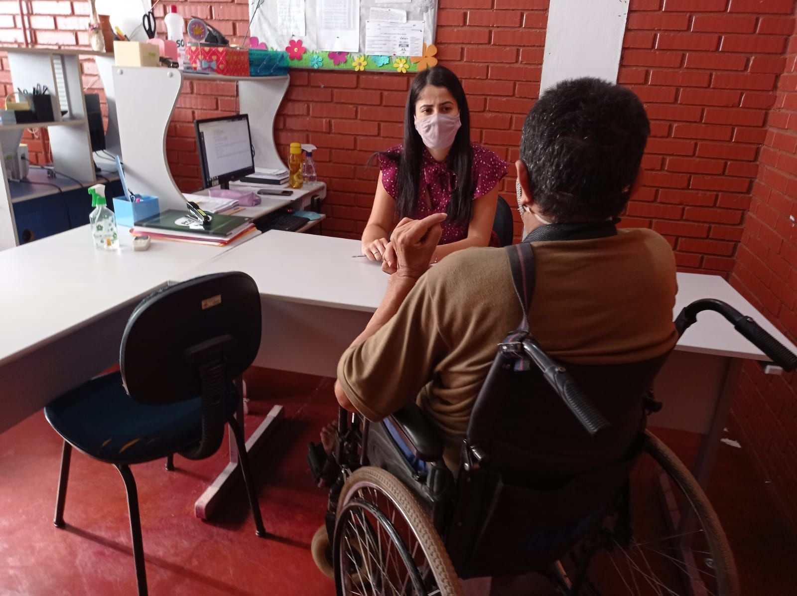 Membros e servidores estavam à disposição de todos e todas que procuram atendimento