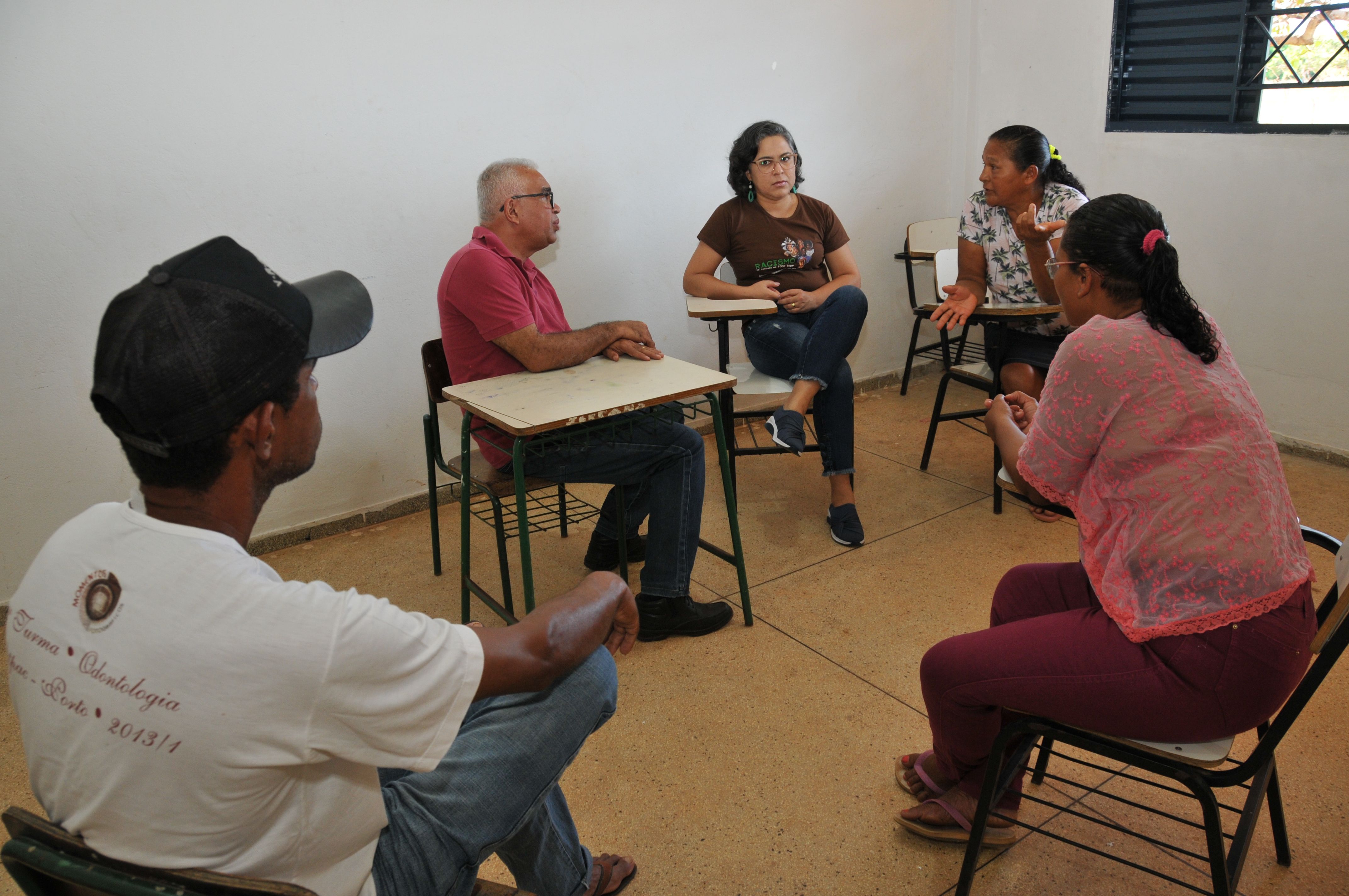 Itinerante orientou as pessoas sobre demandas em várias aréas