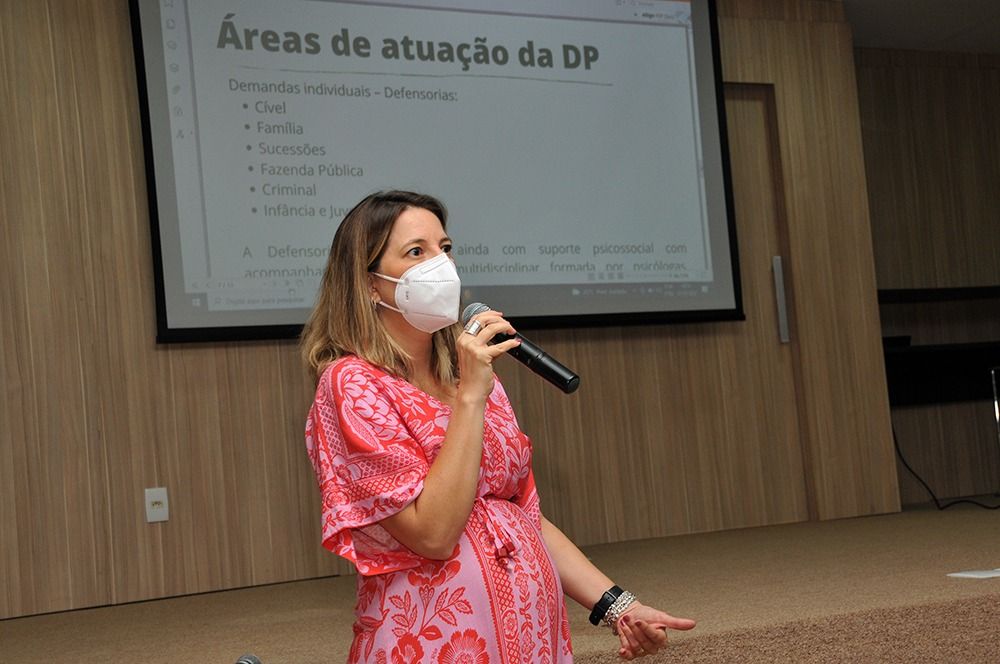 Larissa Pultrini falou sobre o alinhamento da atuação do Nudeca junto à Rede de Proteção