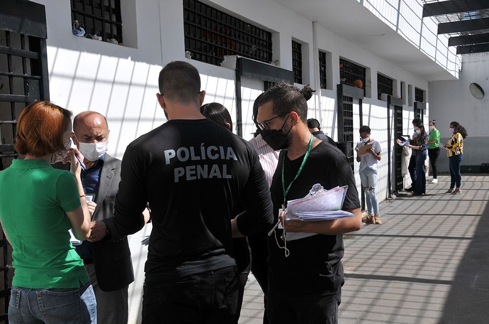 Equipe da Defensoria pública esteve na CPP para ouvir os detentos, tanto os provisórios quanto os condenados