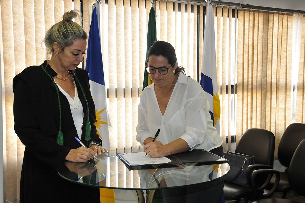 A defensora pública-geral Estellamaris Postal (E) e Carolina Ungarelli