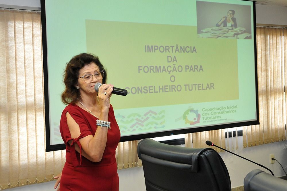 Segundo a palestrante Julane Marise, é fundamental que os conselheiros se imbuíam da capacitação contínua