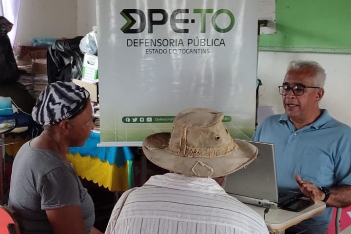 Defensor público Marcello Tomaz integra equipe de atendimento no itinerante