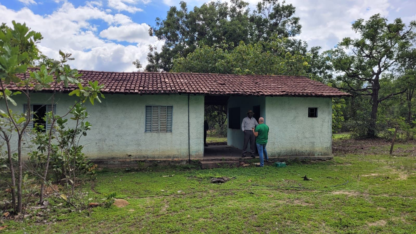 Prédio onde funcionou a Escola Municipal Ouro Fino e está sem funcionamento há 7 anos