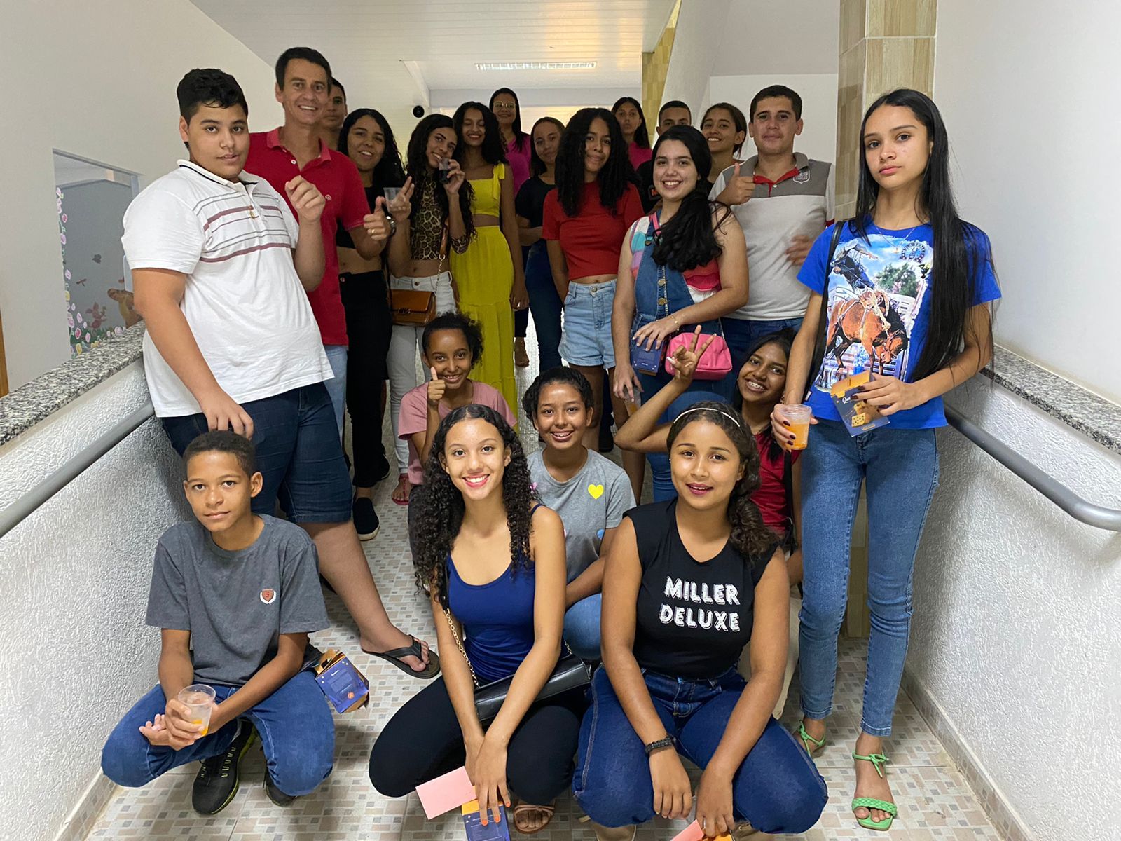 Estudantes fazem parte do 9º ano do Colégio Estadual Cândido Figueira