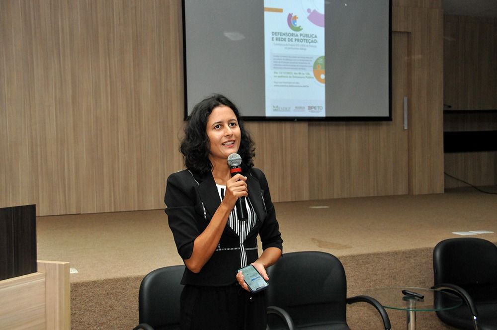 Téssia Gomes falou sobre o tema “Diálogo Sobre a Educação Formal e Não-Formal e a Escola como espaço de prevenção”