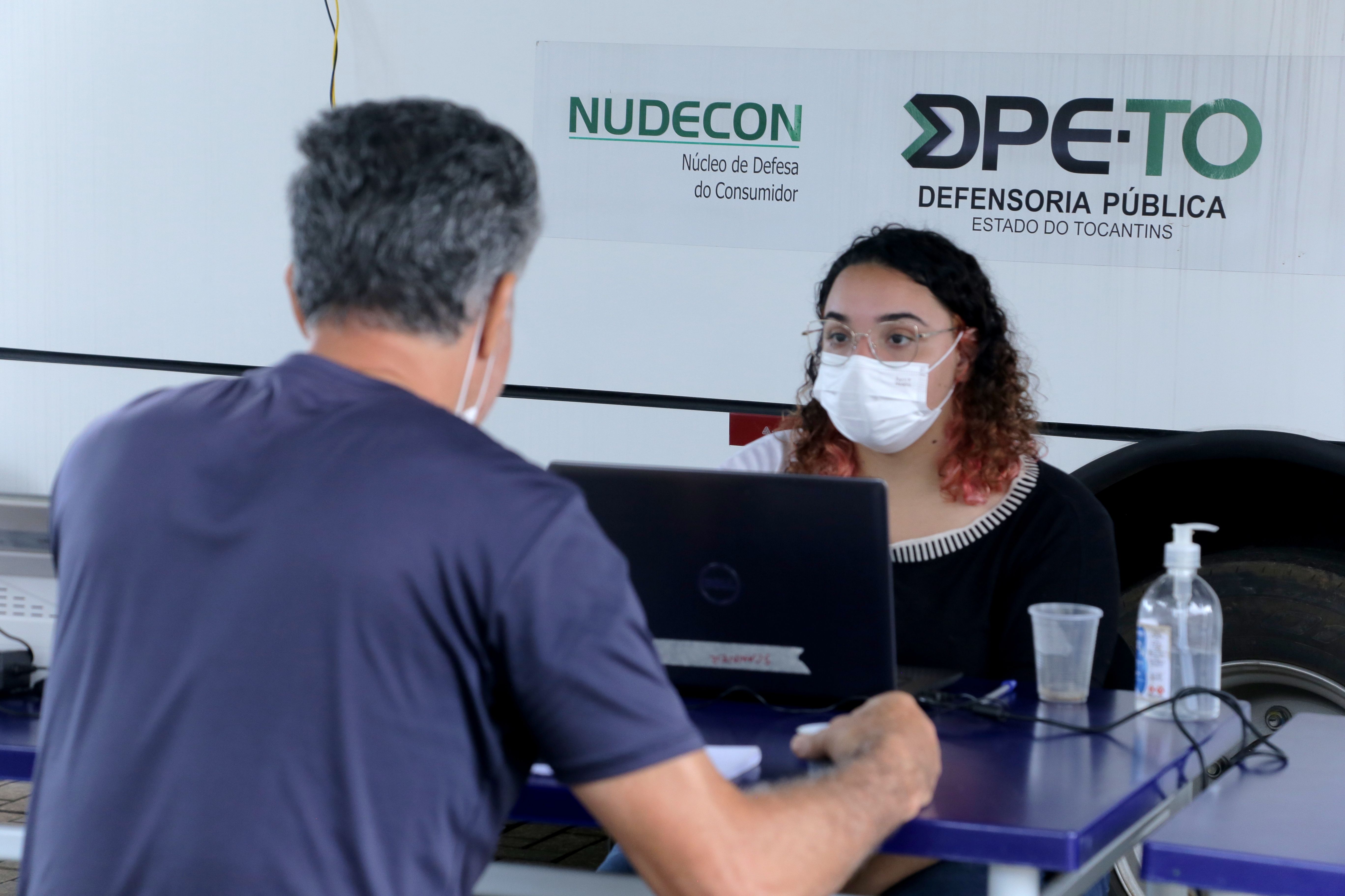 Na unidade móvel do Nudecon são ofertados atendimentos ligados à área consumerista
